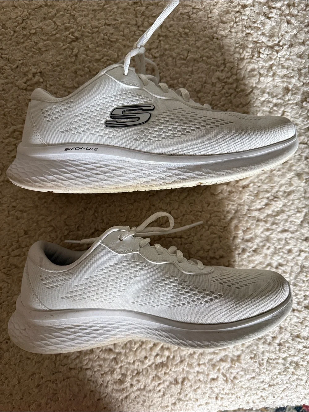 Skechers Women's White Athletic Lace-Up Sneakers size 8